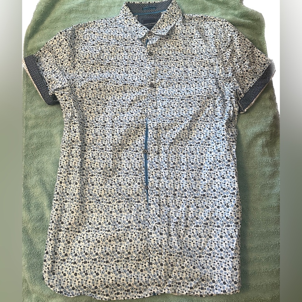 Men’s large button up short sleeve